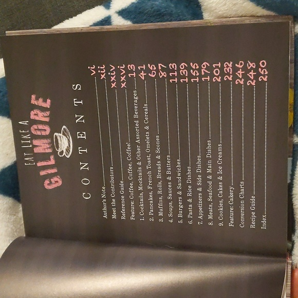 Gilmore Girls Cookbook - Picture 3 of 5